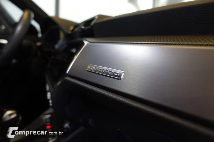 Q3 2.0 4P 40 TFSI PERFORMANCE BLACK QUATTRO TIPTRONIC AUTOMÁ