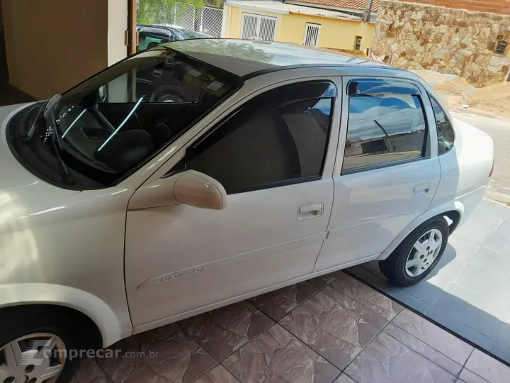 CORSA 1.0 MPFI Classic Sedan 8V