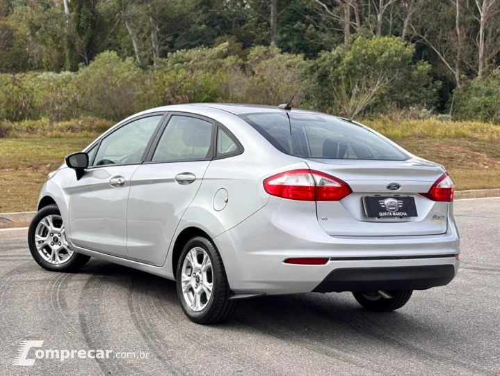 Fiesta Sedan SE 1.6 Rocam (Flex)