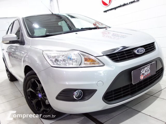 FOCUS HATCH - 2.0 GLX 16V 4P MANUAL