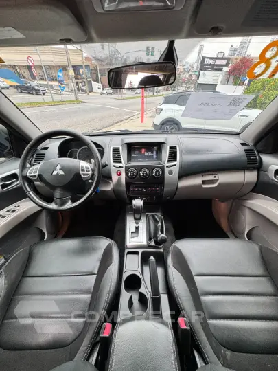 Pajero HPE 3.2 4x4 T.I. Dies. 5p Aut.