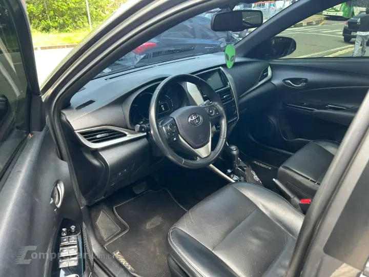 YARIS XLS Connect 1.5 Flex 16V 5p Aut.