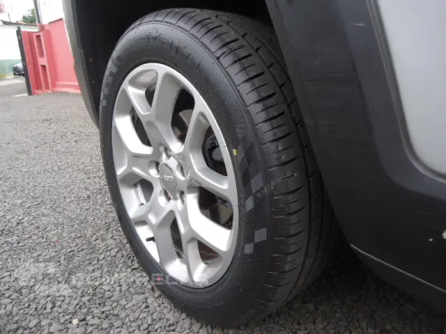 RENEGADE 1.8 16V Longitude