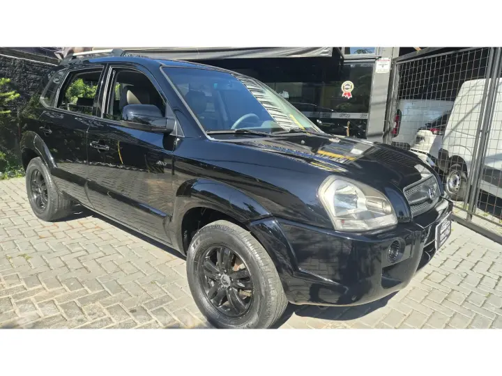 TUCSON 2.0 MPFI GL 16V 142CV 2WD GASOLINA 4P AUTOMÁTICO
