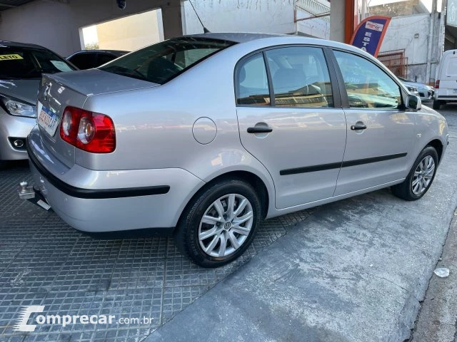 POLO SEDAN - 1.6 MI 8V 4P MANUAL