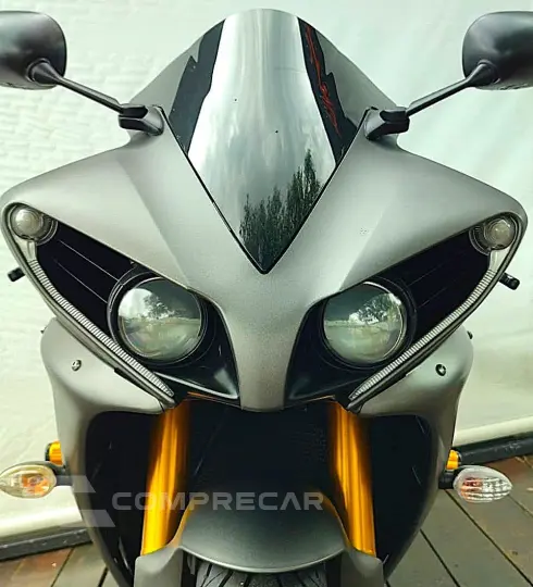 YAMAHA YZF R1