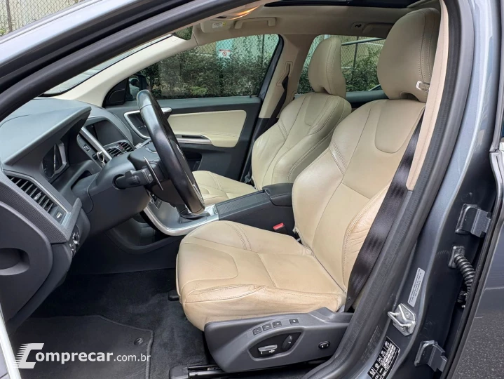 XC60 2.4 D5 Momentum AWD
