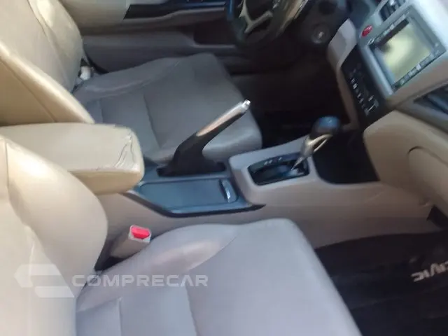 CIVIC - 1.8 EXS 16V 4P AUTOMÁTICO