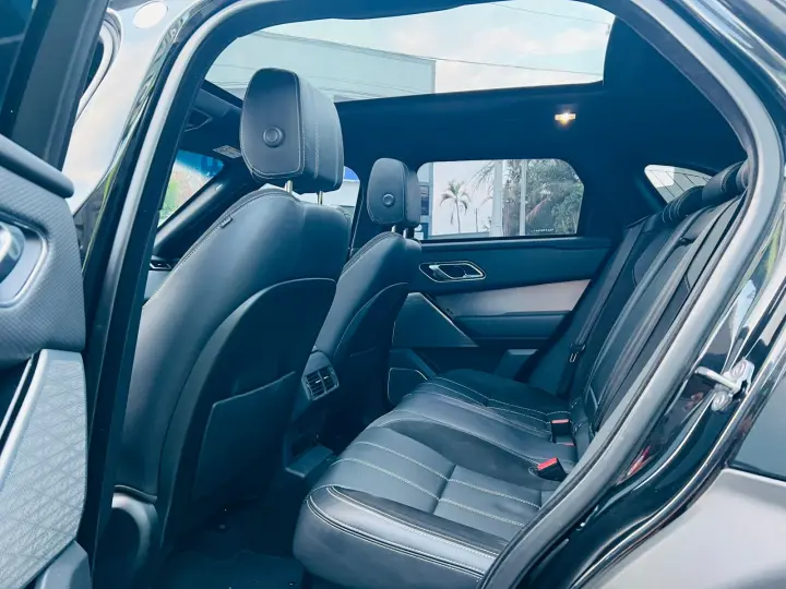 RANGE ROVER VELAR 2.0 D180 R-dynamic SE