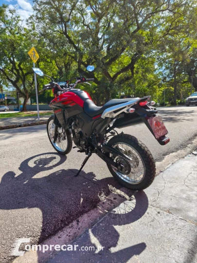 XTZ 250 LANDER