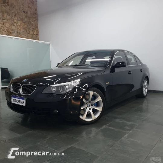 545I 4.4 Sedan V8 32V