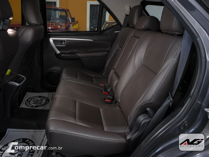 HILUX SW4 2.7 SRV 7 Lugares 4X2 16V