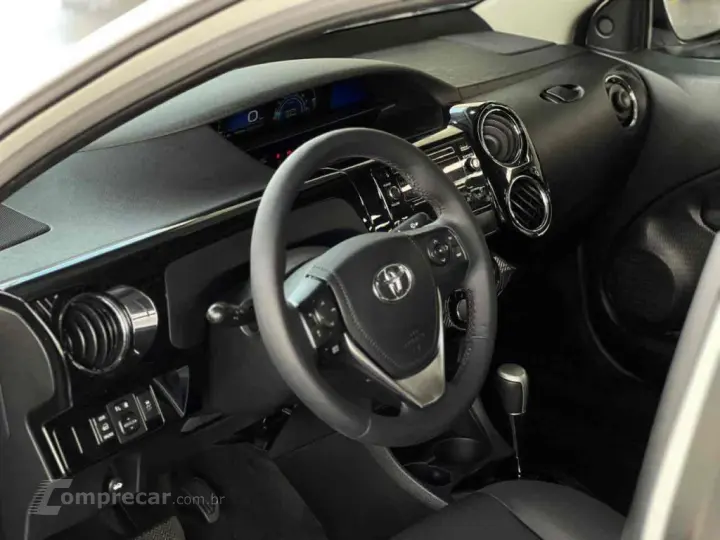 ETIOS 1.5 X PLUS SEDAN 16V FLEX 4P AUTOMÁTICO