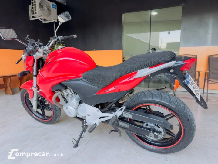 CB300