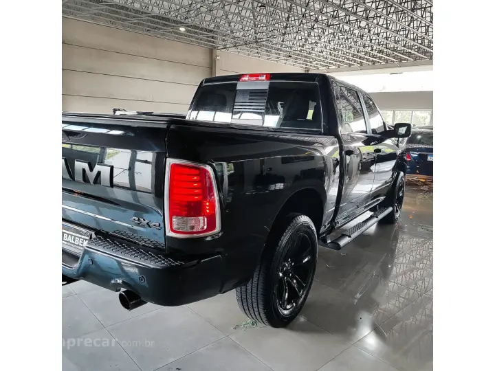 CLASSIC 5.7 V8 GASOLINA LARAMIE NIGHT EDITION CD 4X4 AUTOMÁT