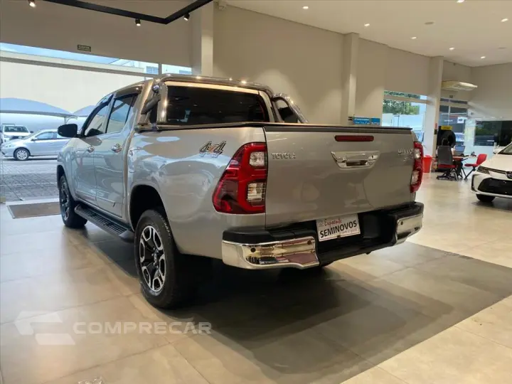HILUX 2.8 D-4D TURBO DIESEL CD SRX 4X4 AUTOMÁTICO