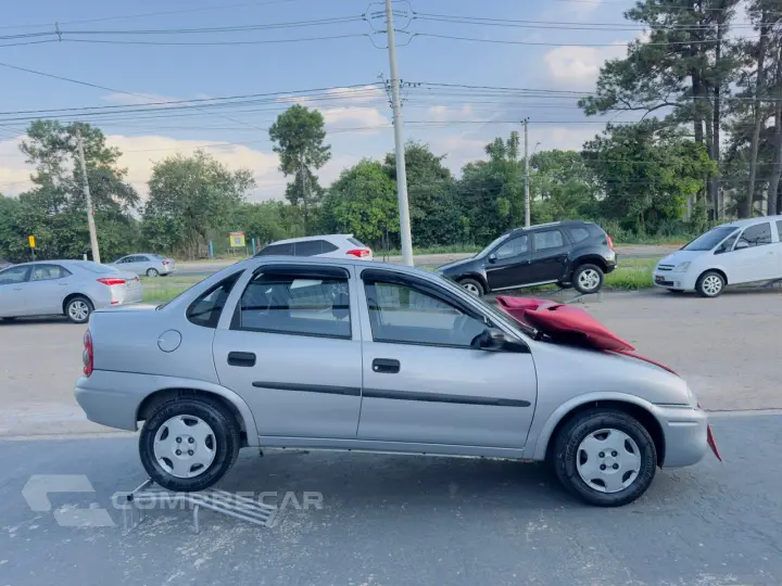 Classic Sedan 1.6 4P