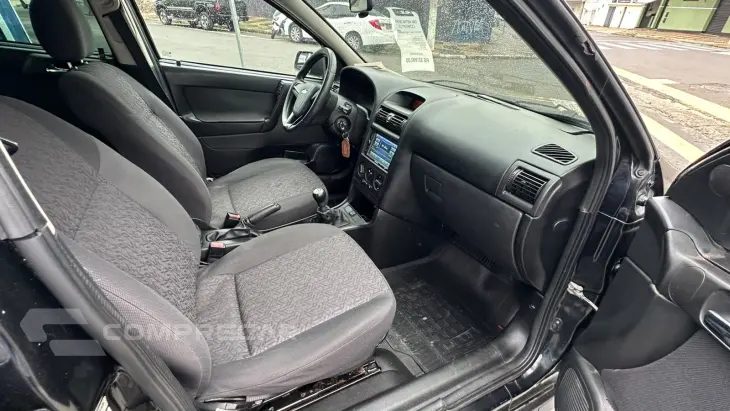 ASTRA 1.8 MPFI Sedan Comfort 8V