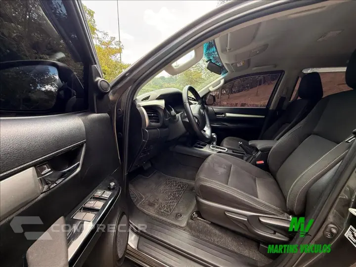 HILUX 2.8 D-4D TURBO DIESEL CD SR 4X4 AUTOMÁTICO