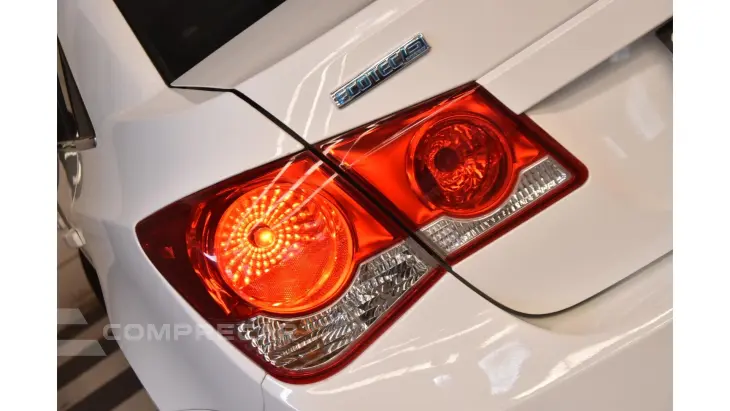 CRUZE SEDAN - 1.8 LT 16V 4P AUTOMÁTICO