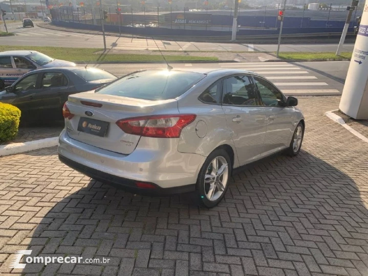 Focus 2.0 16V SE Plus Flex 5p Aut.