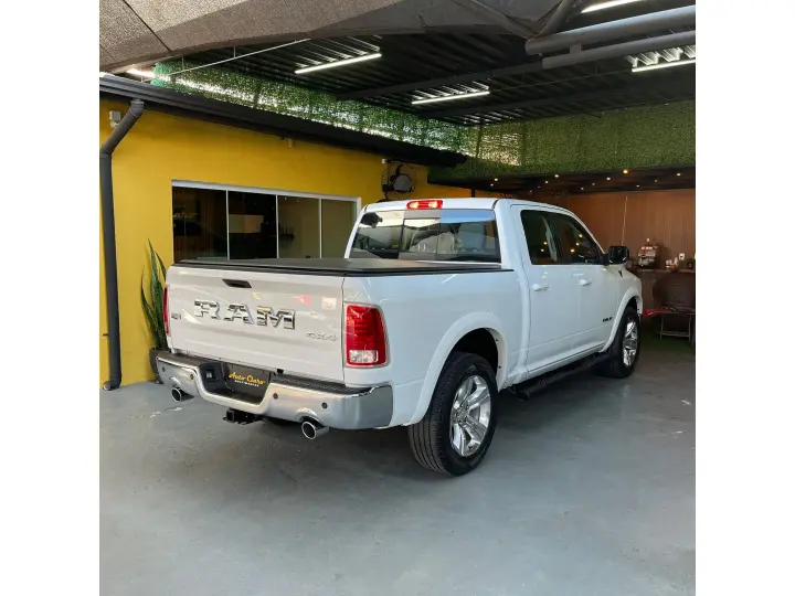 CLASSIC 5.7 V8 GASOLINA LARAMIE CD 4X4 AUTOMÁTICO