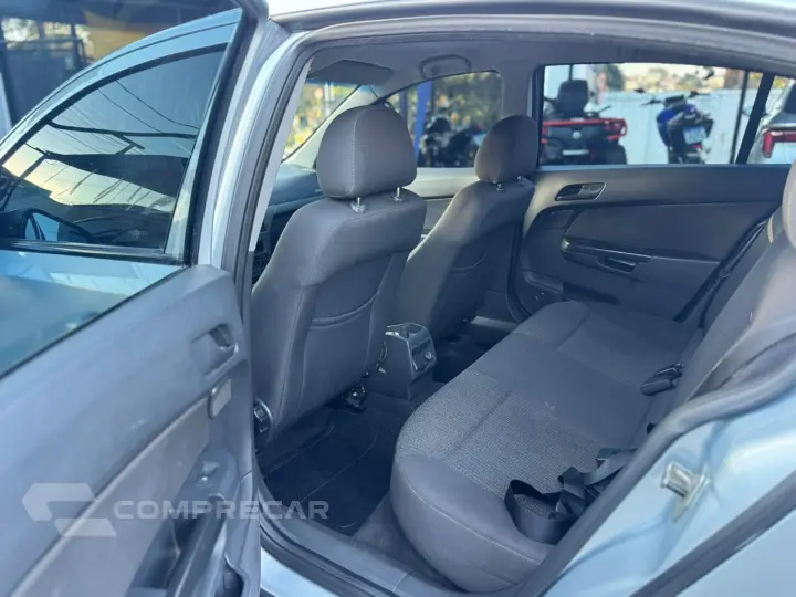 VECTRA 2.0 MPFI Expression 8V