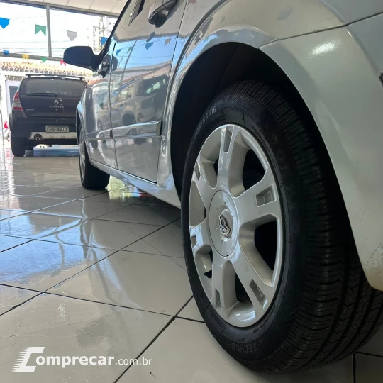 VECTRA 2.0 MPFI Elegance 8V