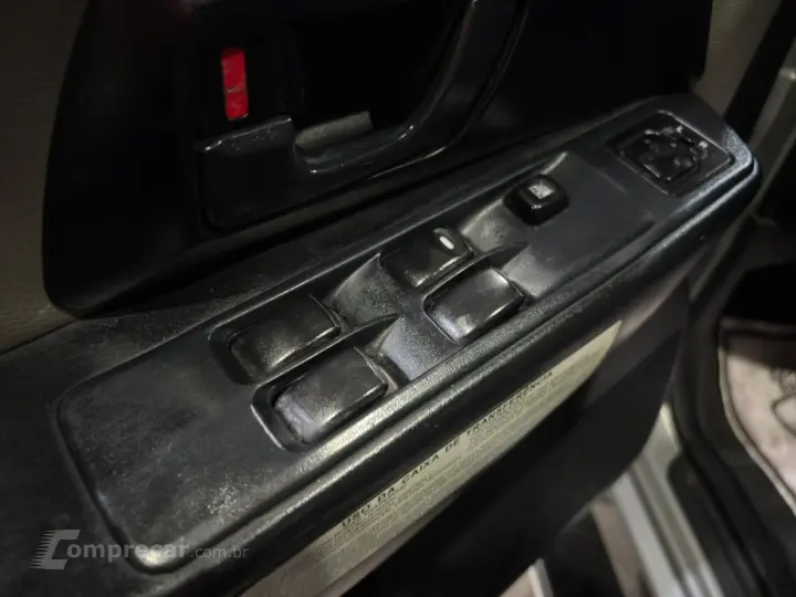 PAJERO TR4 2.0 4X4 16V 131CV GASOLINA 4P MANUAL