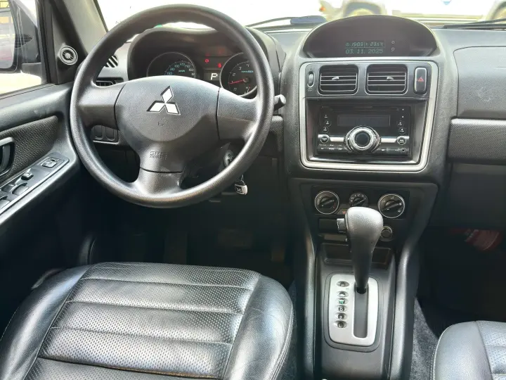 PAJERO TR4 2.0 4X2 16V 140CV FLEX 4P AUTOMÁTICO