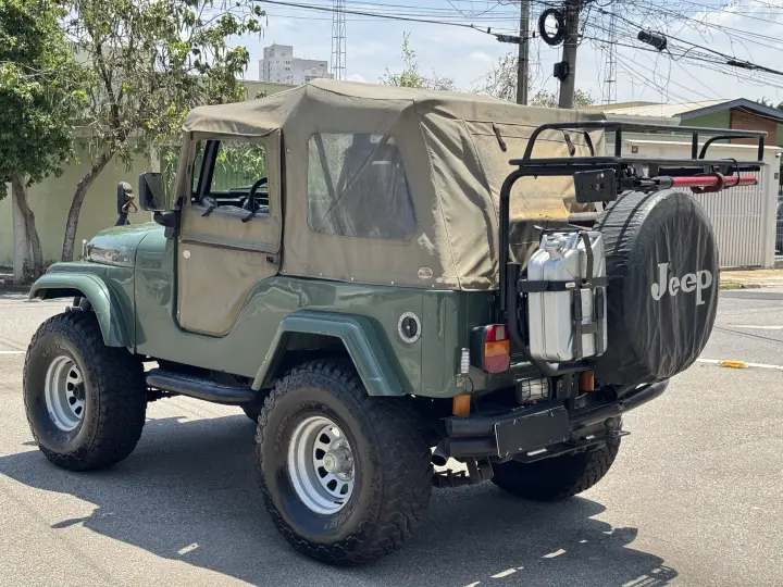 JEEP 2.6 6 Cilindros 12V