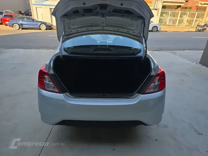 VERSA 1.0 12V FlexStart 4p Mec.