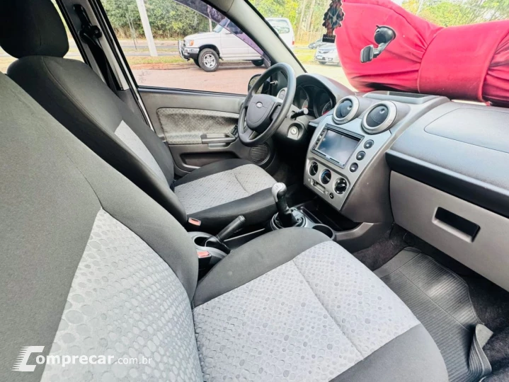 FIESTA 1.6 MPI Class Hatch 8V