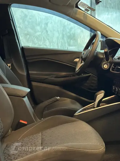 ONIX 1.0 Turbo Plus LT