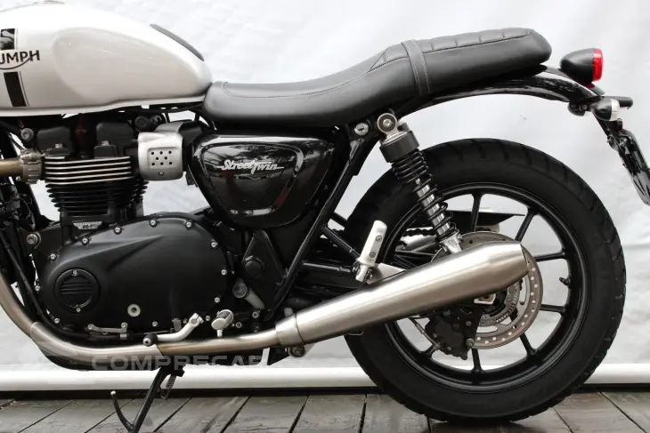 TRIUMPH STREET TWIN