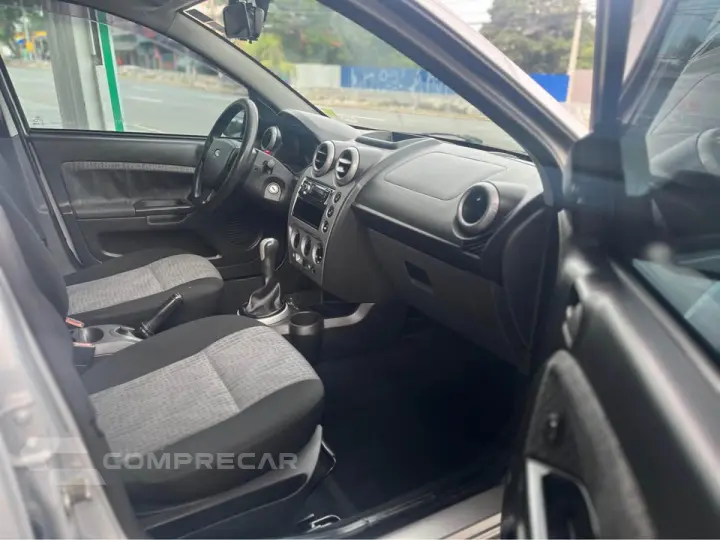FIESTA 1.6 MPI Class Sedan 8V