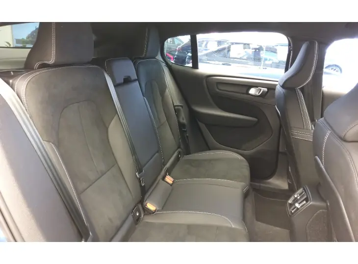 C40 P8 RECHARGE TWIN ELECTRIC ULTIMATE AWD