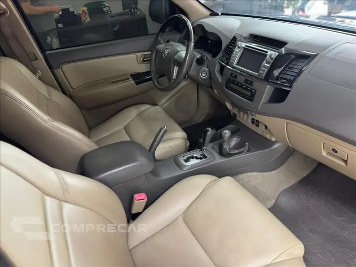 HILUX 3.0 SRV 4X4 CD 7 Lugares 16V Turbo Intercooler