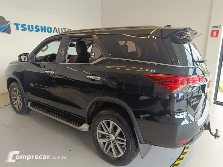 HILUX SW4 2.8 SRX 4X4 7 LUGARES 16V TURBO INTERCOOLER  4P AU