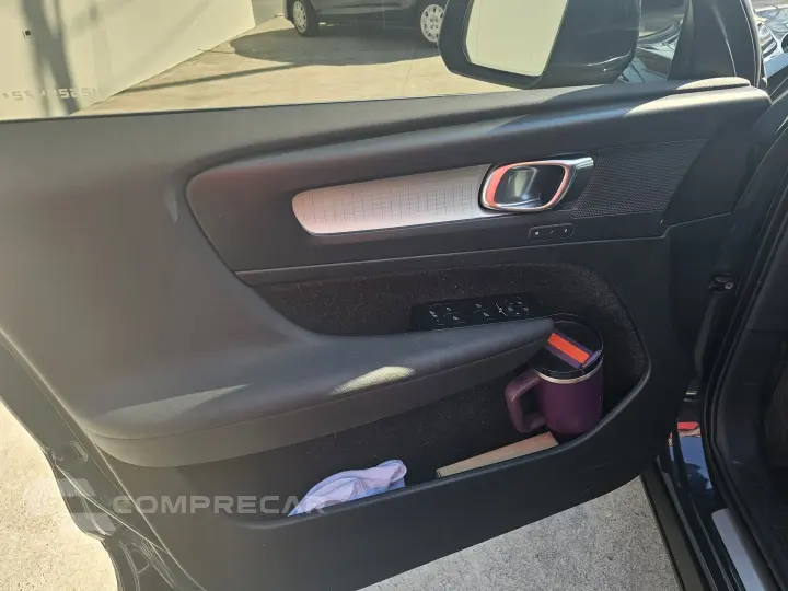 XC40 1.5 T5 RECHARGE MOMENTUM GEARTRONIC