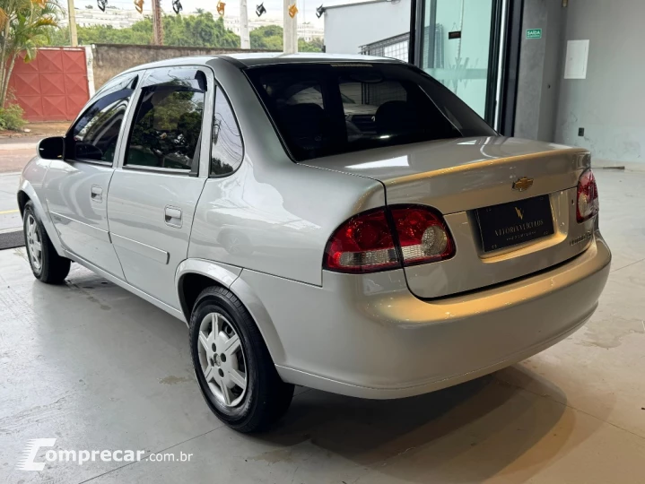 CLASSIC 1.0 MPFI LS 8V FLEX 4P MANUAL