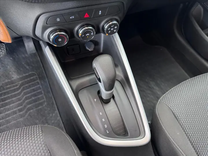 ONIX 1.0 TURBO FLEX PLUS LT AUTOMÁTICO