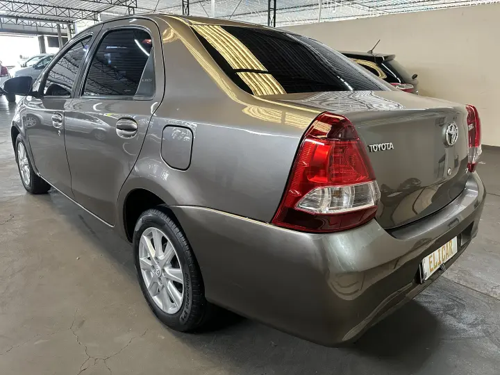 ETIOS 1.5 X Plus Sedan 16V