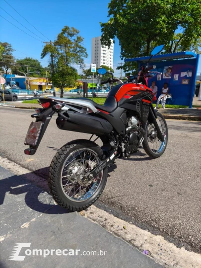 XTZ 250 LANDER