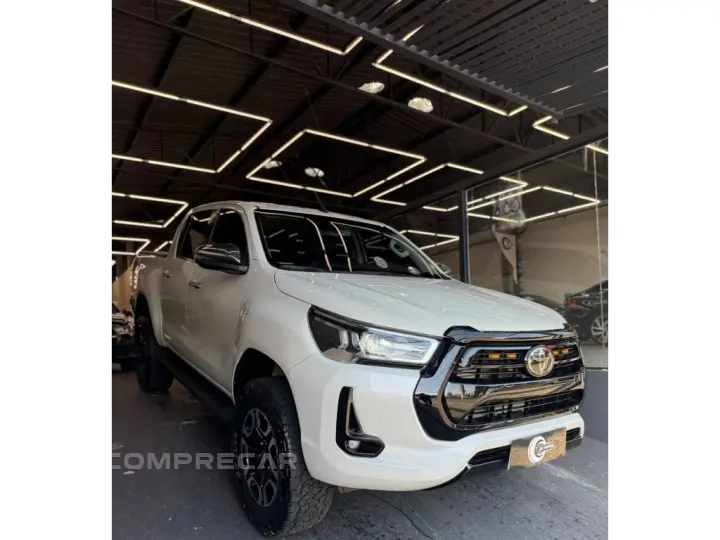 HILUX 2.8 D-4D TURBO DIESEL CD SRX 4X4 AUTOMÁTICO