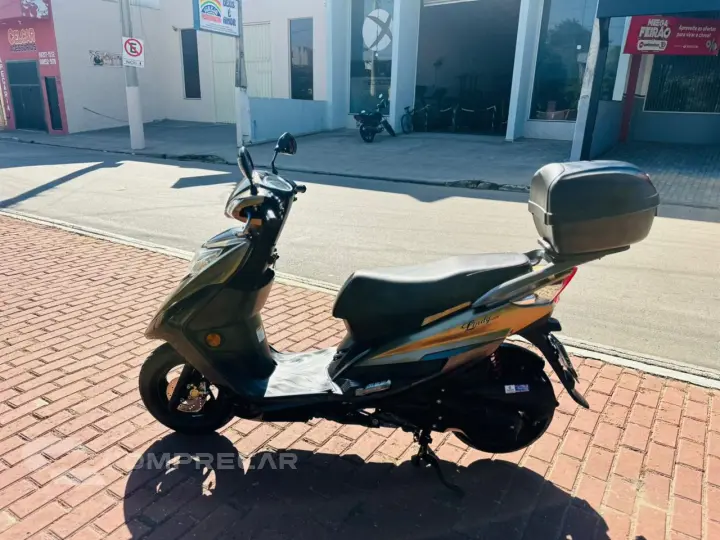 LINDY 125