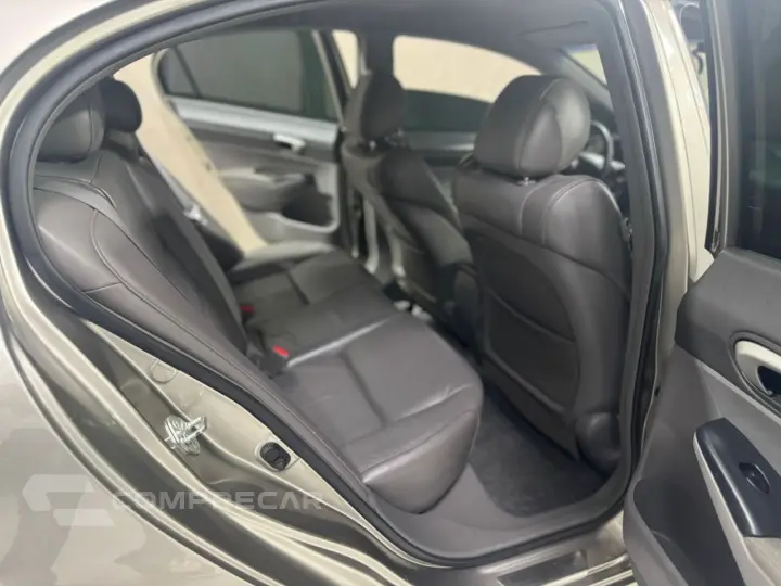 Civic 1.8 16V 4P FLEX LXS AUTOMÁTICO