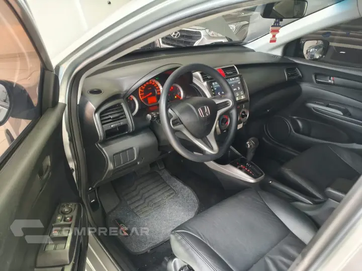 CITY 1.5 DX Sedan 16V