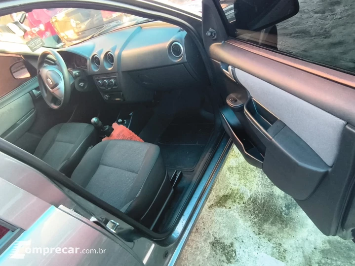 CELTA 1.0 MPFI LT 8V