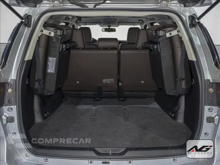 HILUX SW4 2.7 SRV 7 Lugares 4X2 16V